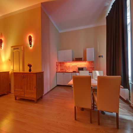 Central Walk Fashionstreet Apartmnts Budapest Bagian luar foto