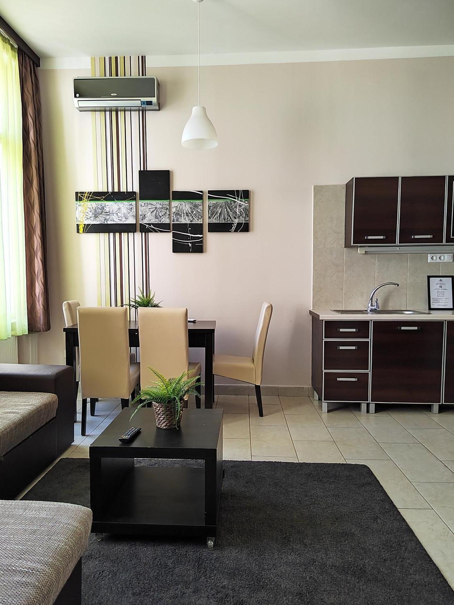 Central Walk Fashionstreet Apartmnts Budapest Bagian luar foto