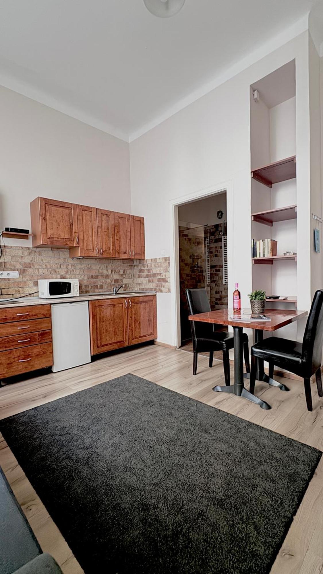 Central Walk Fashionstreet Apartmnts Budapest Bagian luar foto