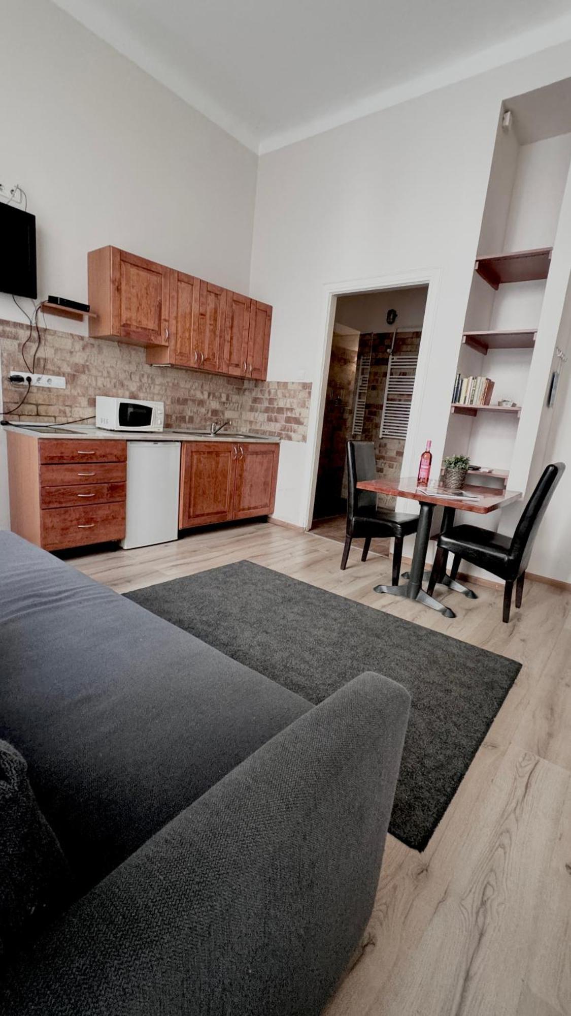 Central Walk Fashionstreet Apartmnts Budapest Bagian luar foto